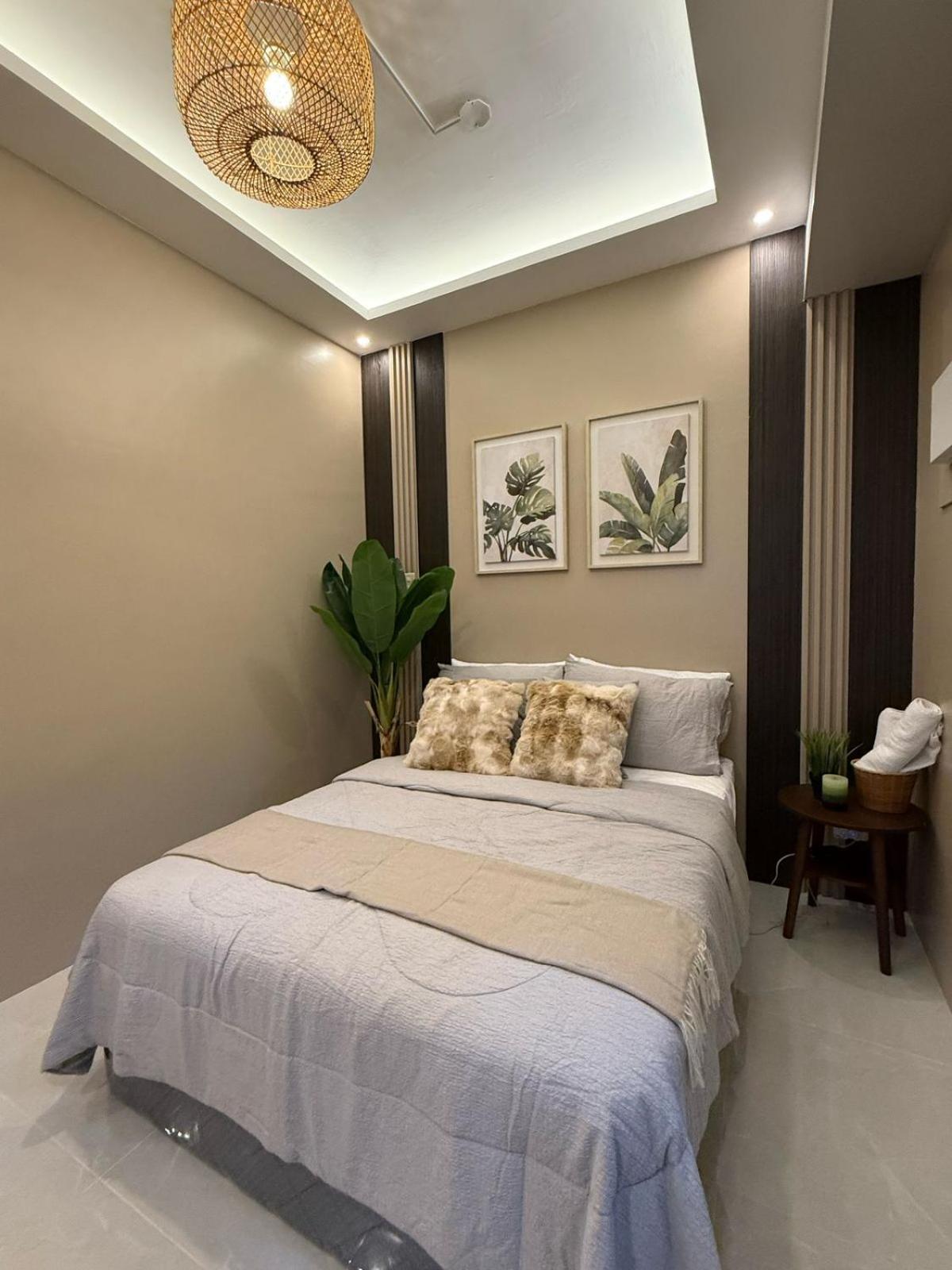 Mivela Charming Staycation With Netflix *